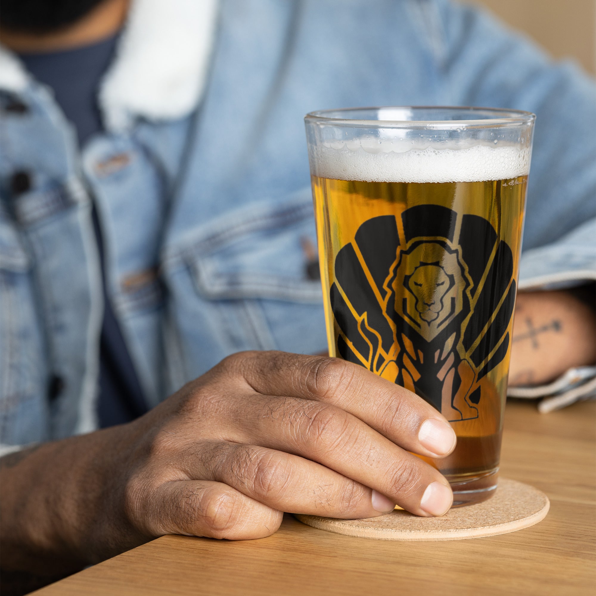 Shaker pint glass